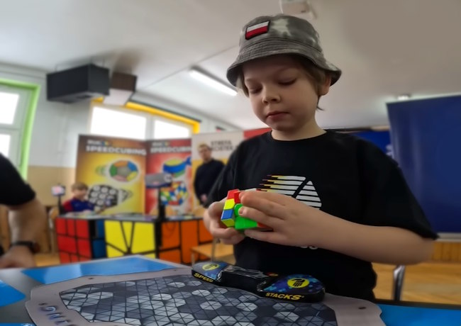 Teodor Zajder sub-3 Rubiks Cube record single