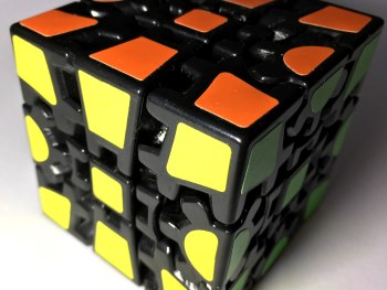 gear cube macro