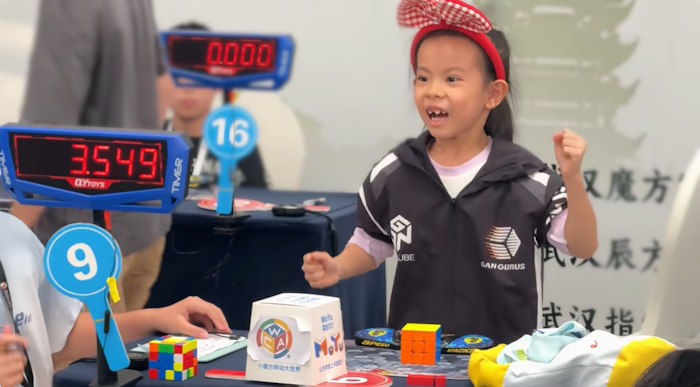 Lian Yunzhi 6 years old womens rubiks cube record